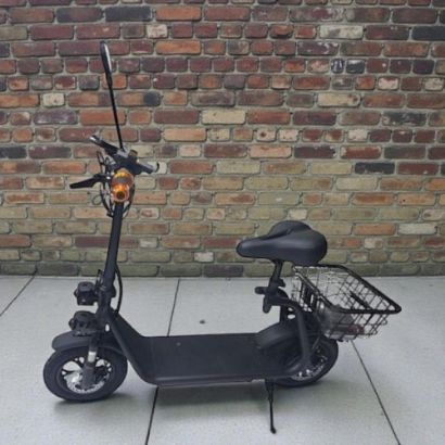 صورة سكوتر أبو سلة الرياضي بمرآة جانبية